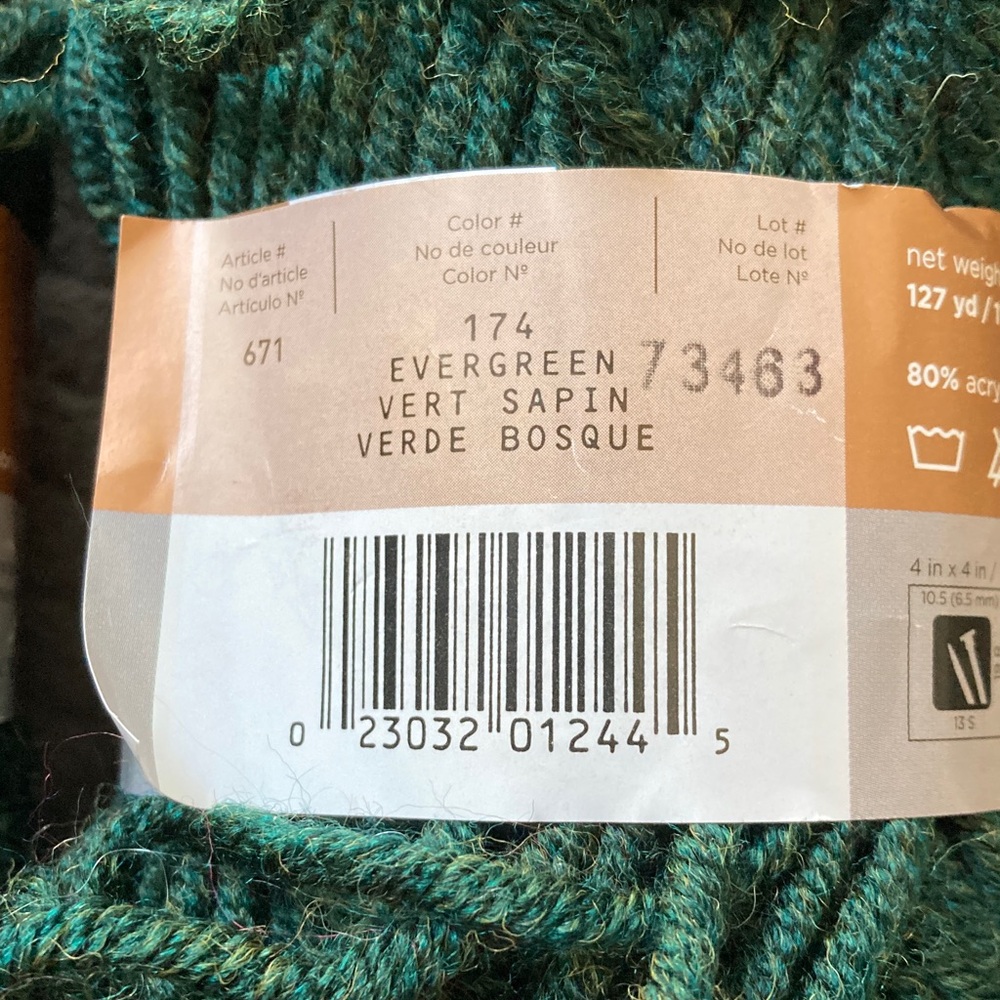 Lion Brand Woolspun Yarn - Green - Picture 2 of 3